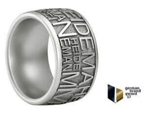 Der Ring „Enigma retro“ von Heideman ist dieses Jahr in der Kategorie „Unternehmensmakre Luxury & Fashion“ gewonnen.
